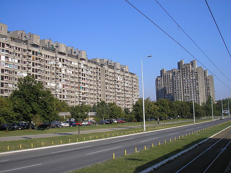 800px-Novi_Beograd_-_Block_23_southwest_side.jpg